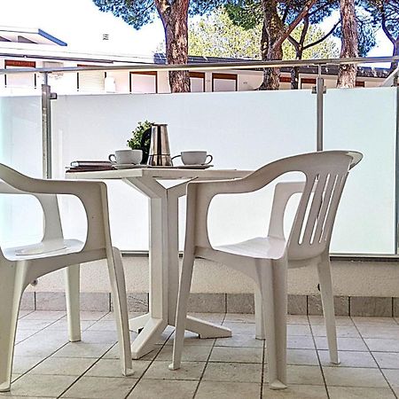 Apartamento Residenza Rubin Lignano Sabbiadoro Exterior foto