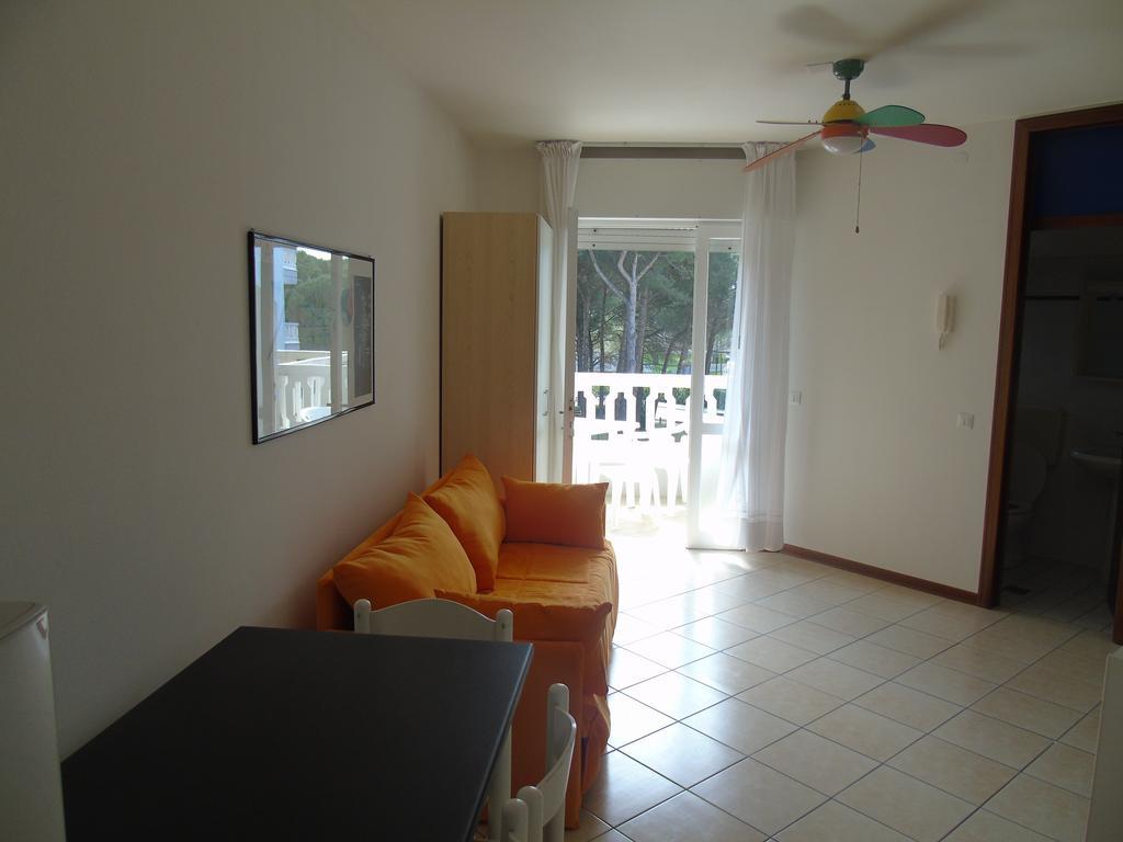 Apartamento Residenza Rubin Lignano Sabbiadoro Exterior foto