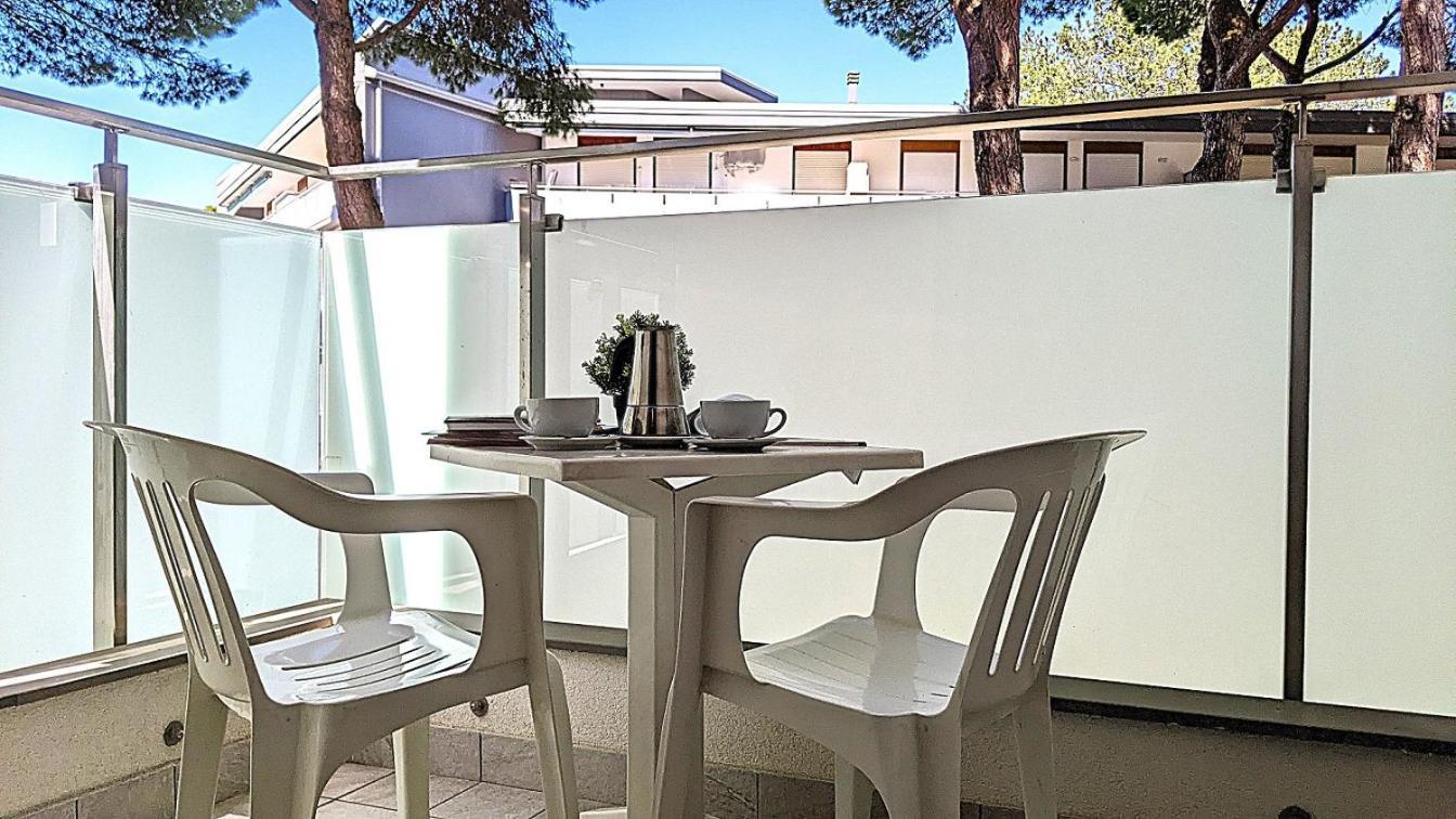 Apartamento Residenza Rubin Lignano Sabbiadoro Exterior foto
